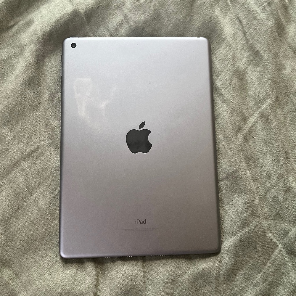 I Pad 6th Generation 32GB